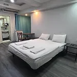 Biglife Hotel