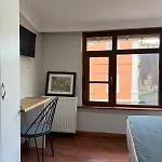 Perahomes City View Wooden Flat
