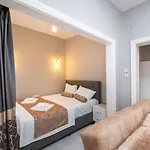 Galley Port Hotel