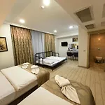 Apple Tree Hotel