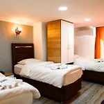 Laos Otel
