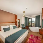 Triton Hotel