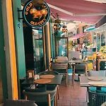 Golden Sail Hotel Old City