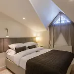 Aura Suites