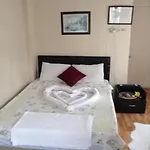 Arsenal Hotel