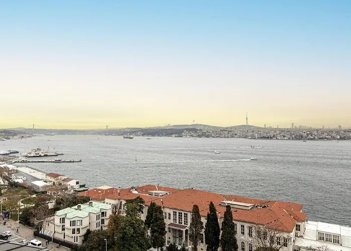 Flat With Panoramic Bosphorus View In Cihangir