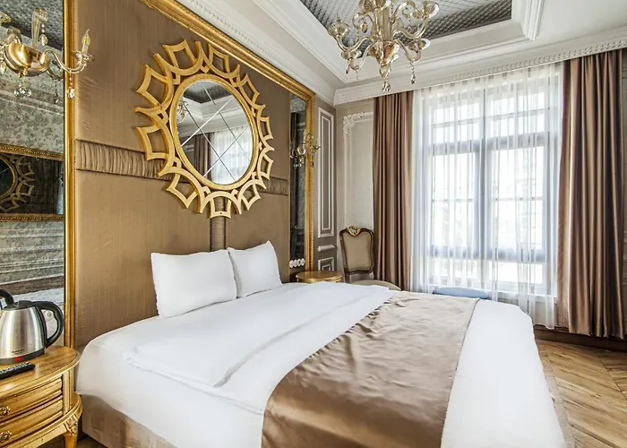 Gorgeous Studio In Historic Mansion In Beylerbeyi