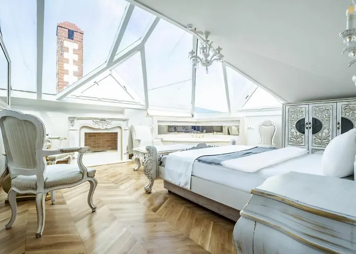 Exquisite Studio In Historic Mansion In Beylerbeyi