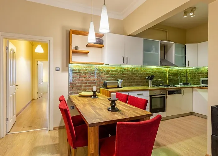 Central Flat 10-Min Walk To Taksim Square In Sisli