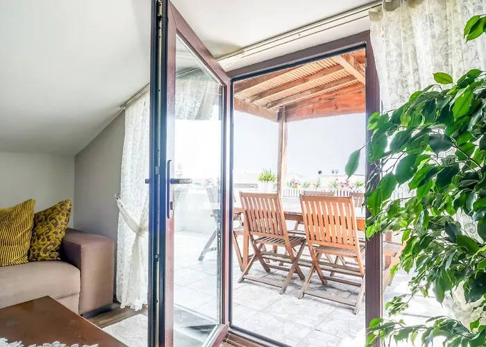 Chic Modern Flat With Terrace In Istanbul Florya