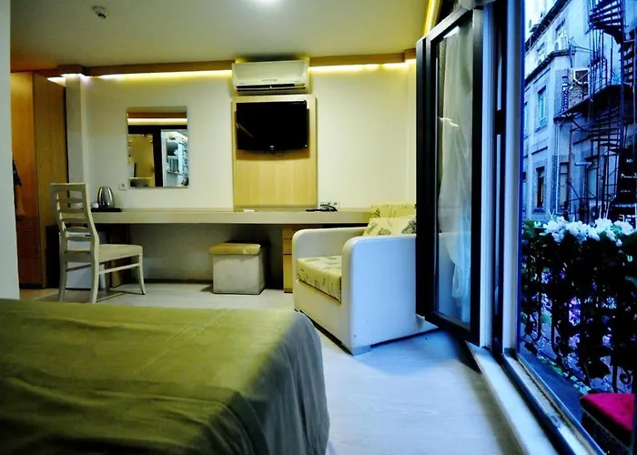 Shadi House