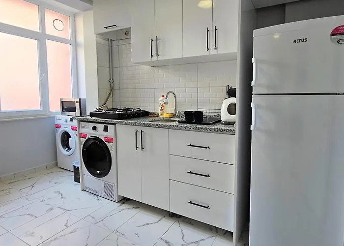 New - Luxury - Spacious Flats At The Center