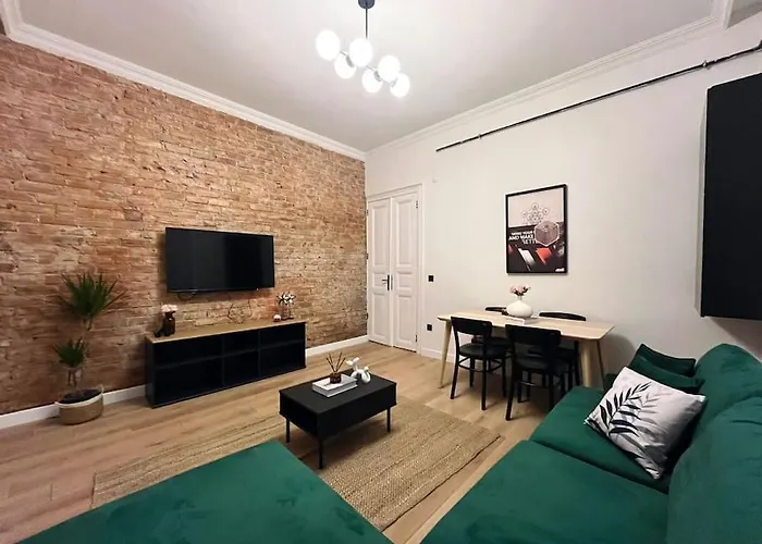 Charming 2Br Ac In Center - Santur D1