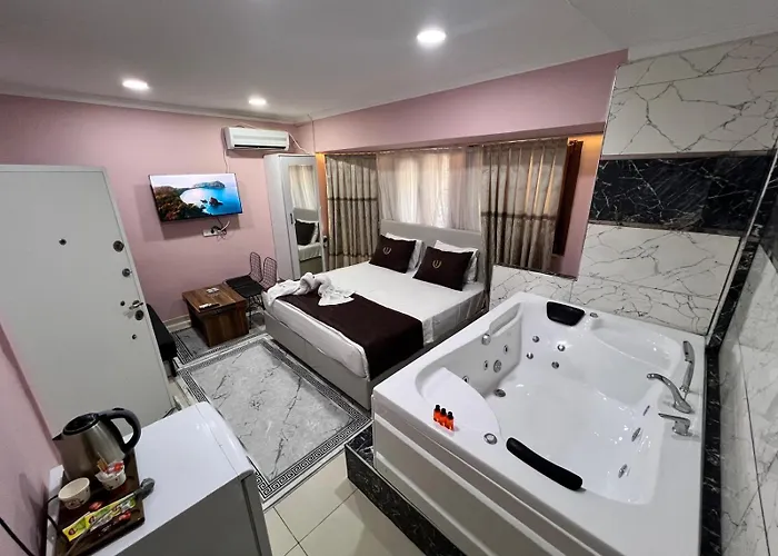 Istanbul Palace Hotel
