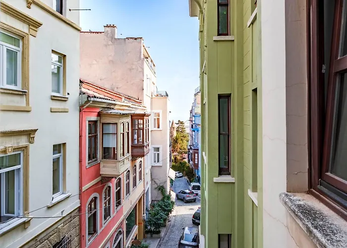Homie Suites - Modern Apartments Nearby Istiklal Street & Galata Tower