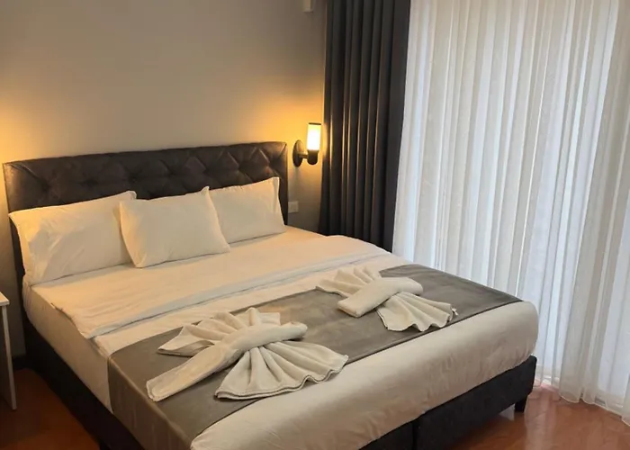 Galley Port Hotel