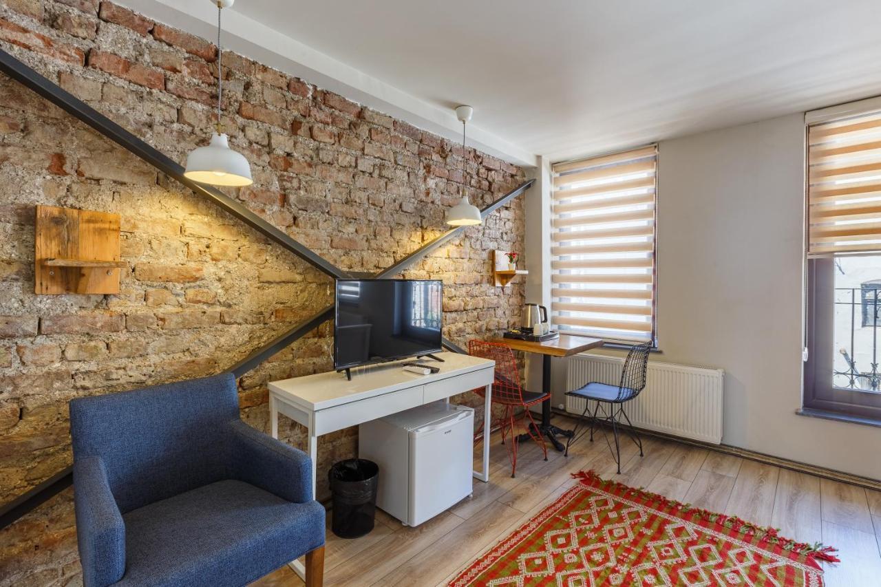 Miro Mansion Old 3*