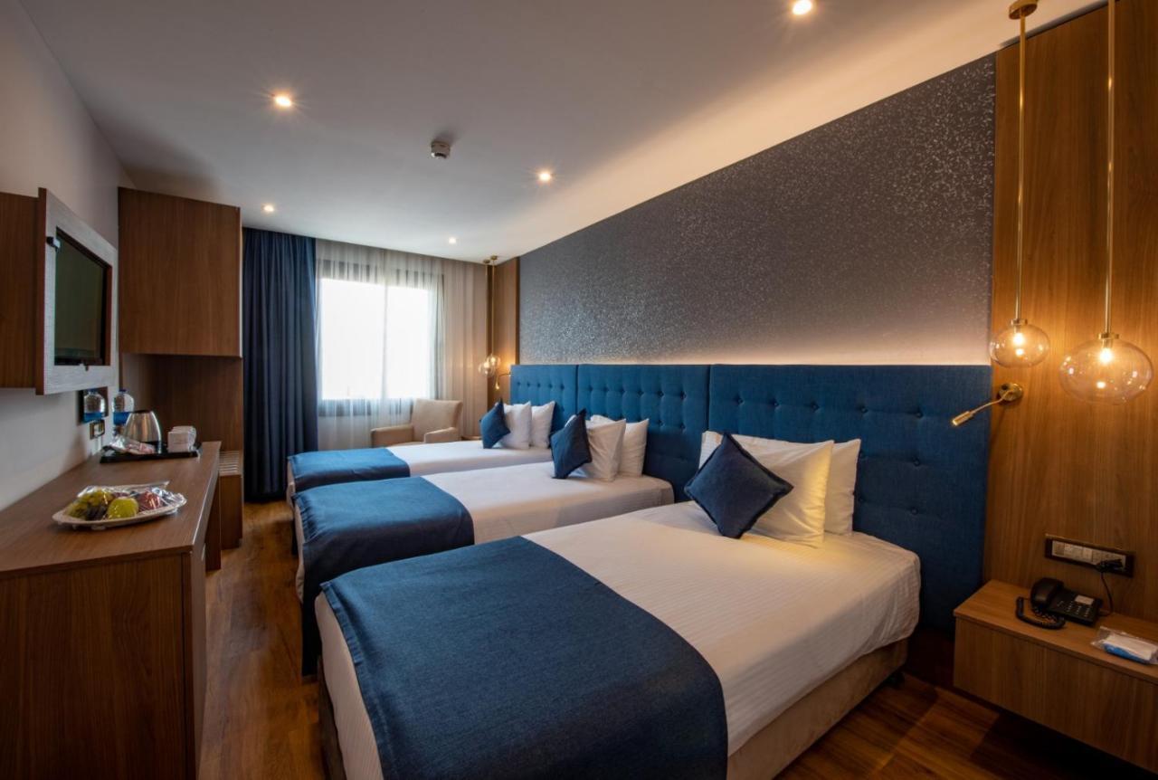 Nova Plaza Crystal & Hotel