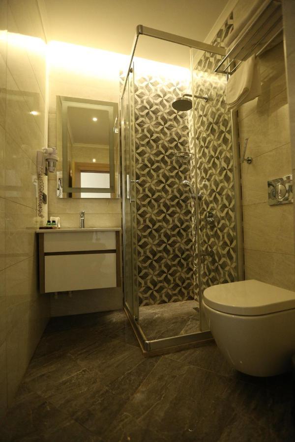Random Hotel 3*