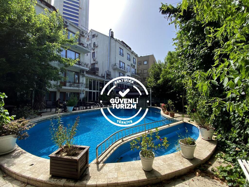 Blanche & Garden Pool 3*
