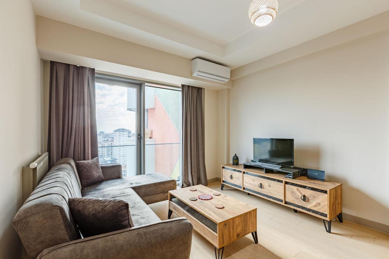 Modern Apartment With Fantastic City Near Kadikoy Apartment