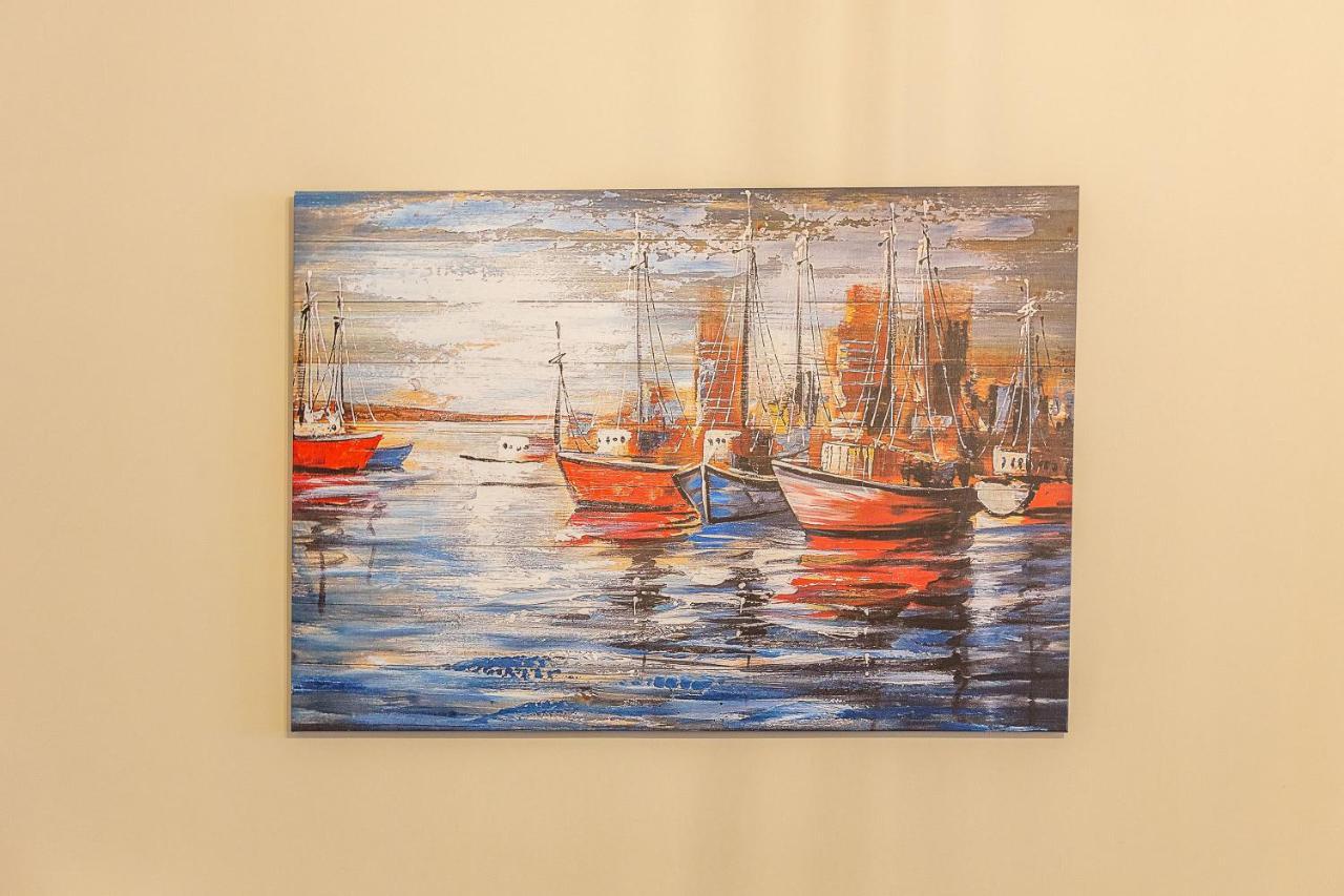 Charming Surrounded By Vibrant Attractions In Kadikoy Istambul