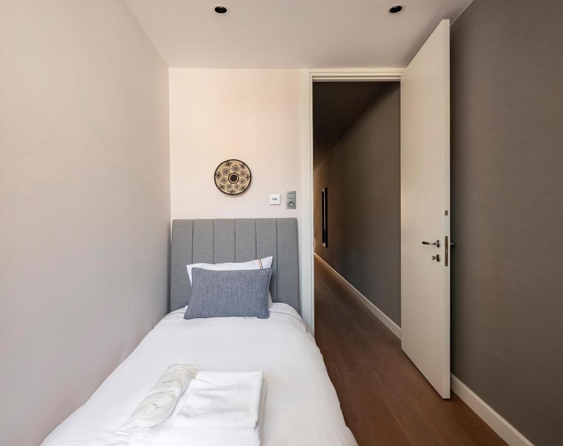 Beautiful Bright Modern 2bed2bath Gem! #67 Apartment *