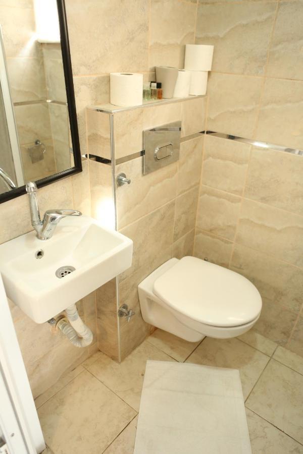 Aras Apartment *