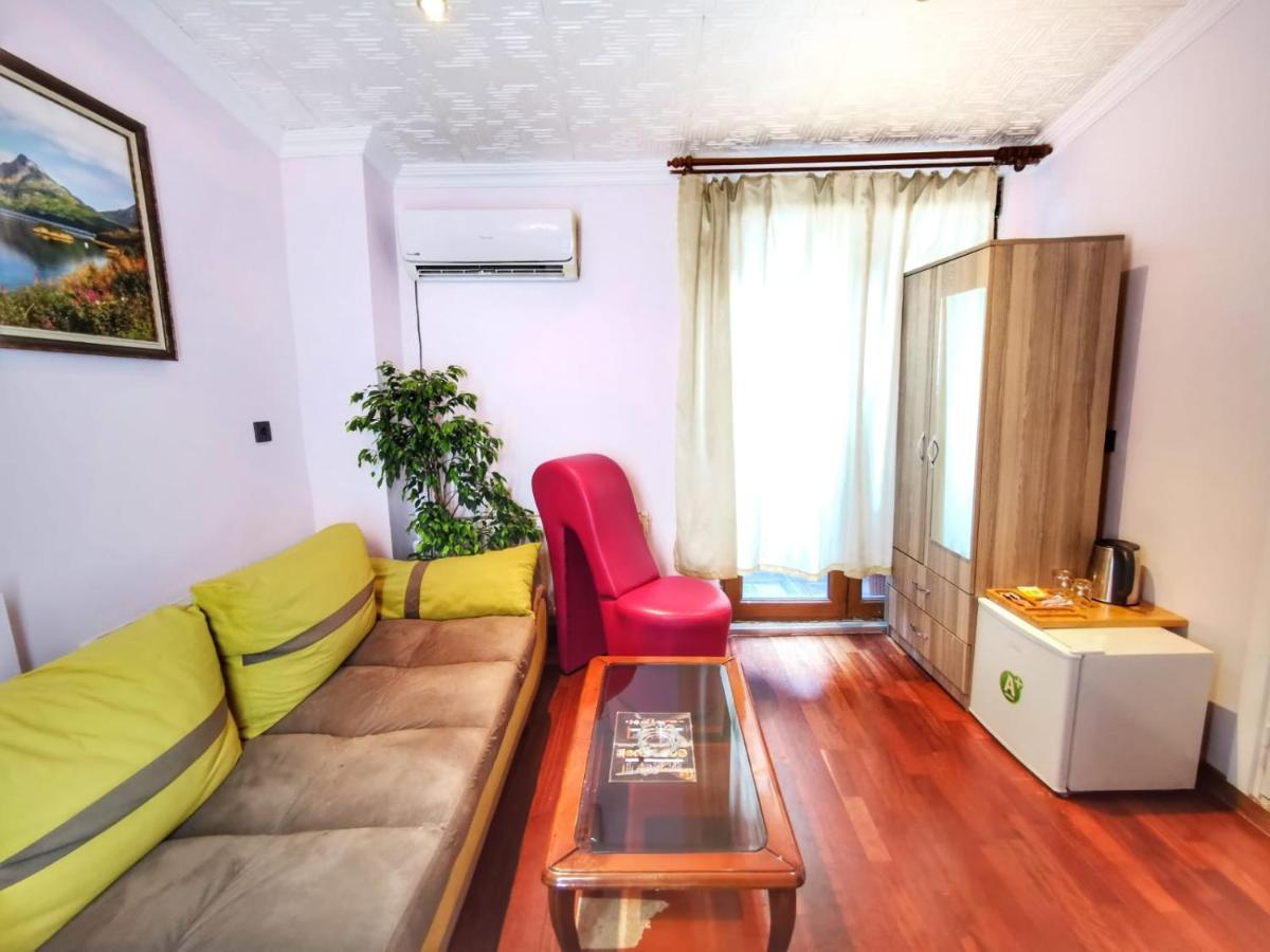 Otel Kadıköy *