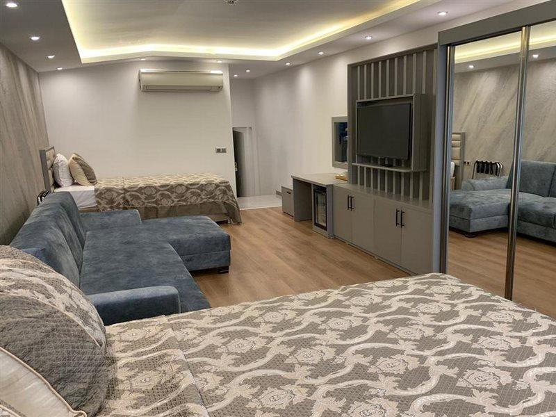 Otel Regency World