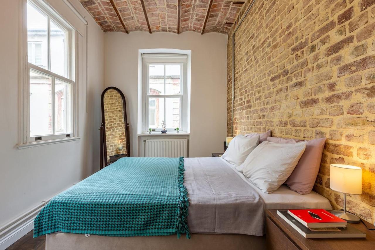 Apartment Renovated At The Heart Of With Huge Terrace