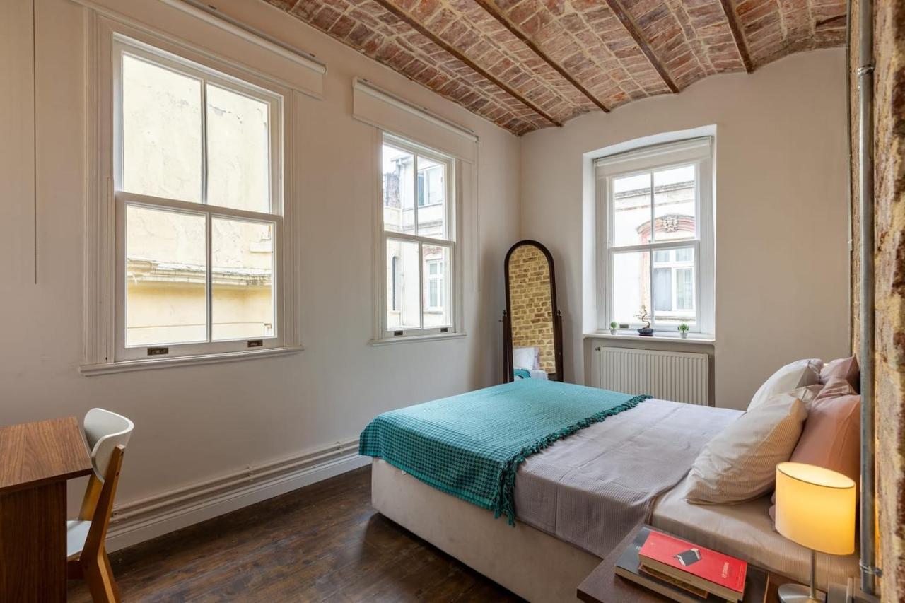 Apartment Renovated At The Heart Of With Huge Terrace