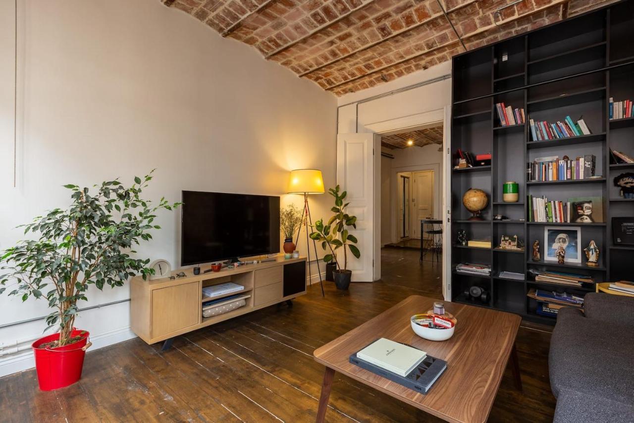 Renovated At The Heart Of With Huge Terrace Apartment Istanbul