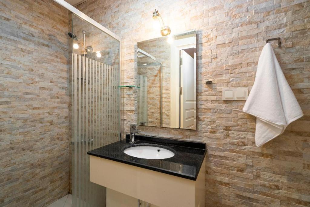 Fanda Suites Aparthotel