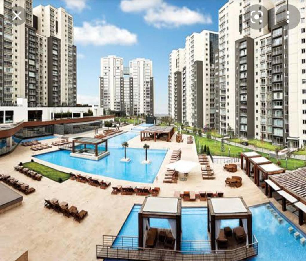 Beylikduzu Huzurlu Aile Yasam Sitesi Ful Donanimli Ev Apartamento Istambul