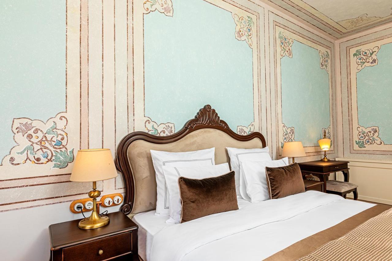 Meroddi Barnathan Istanbul
