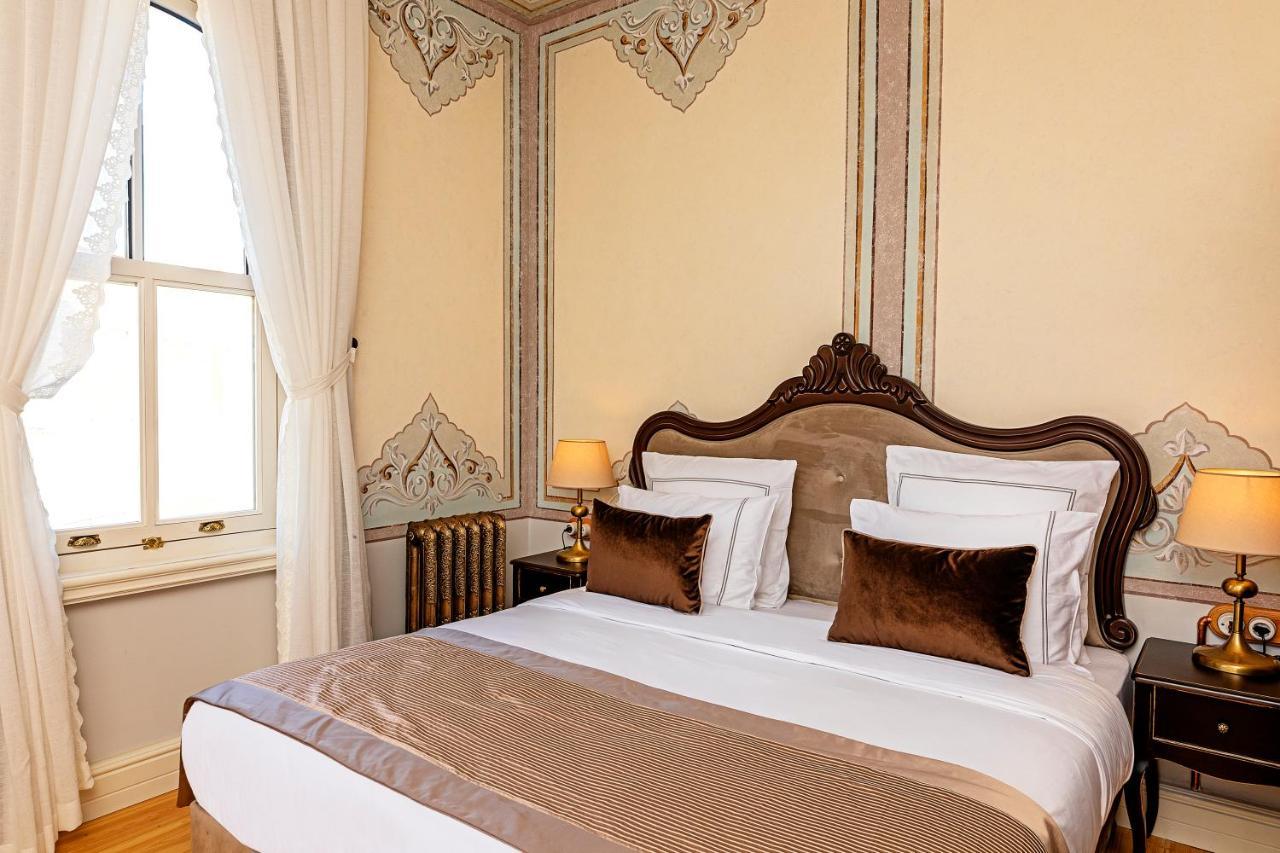 Meroddi Barnathan Istanbul