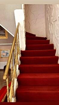 Hotel Rhythm 2*