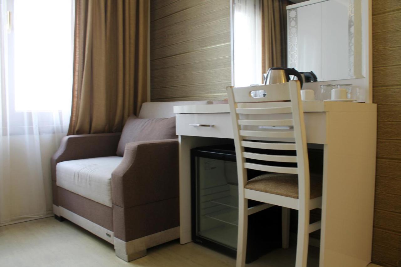 Hotel River 2*