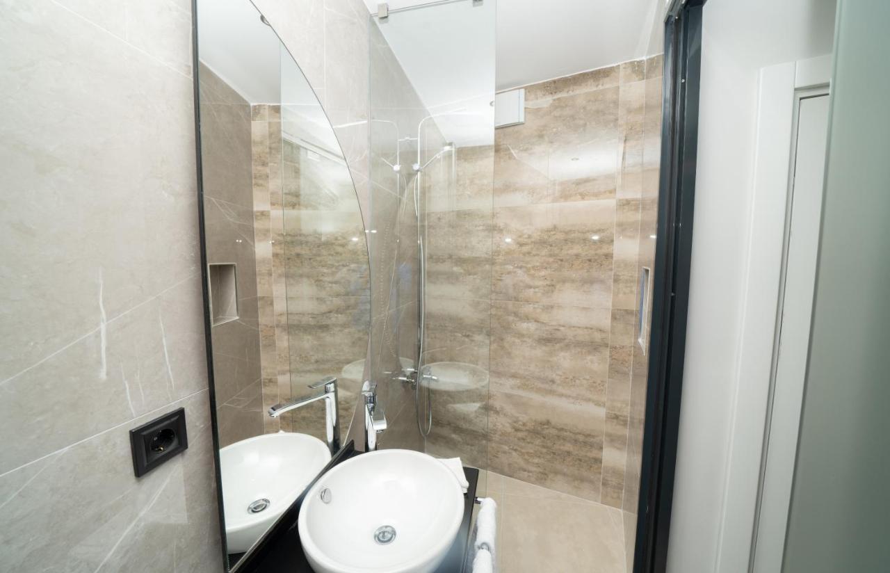 Fama Karakoey Hotel 4*