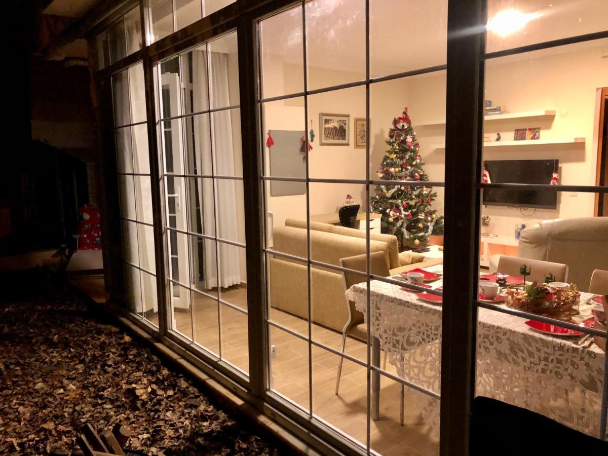 Lovely Escape House In A Frame With Garden Istanbul
