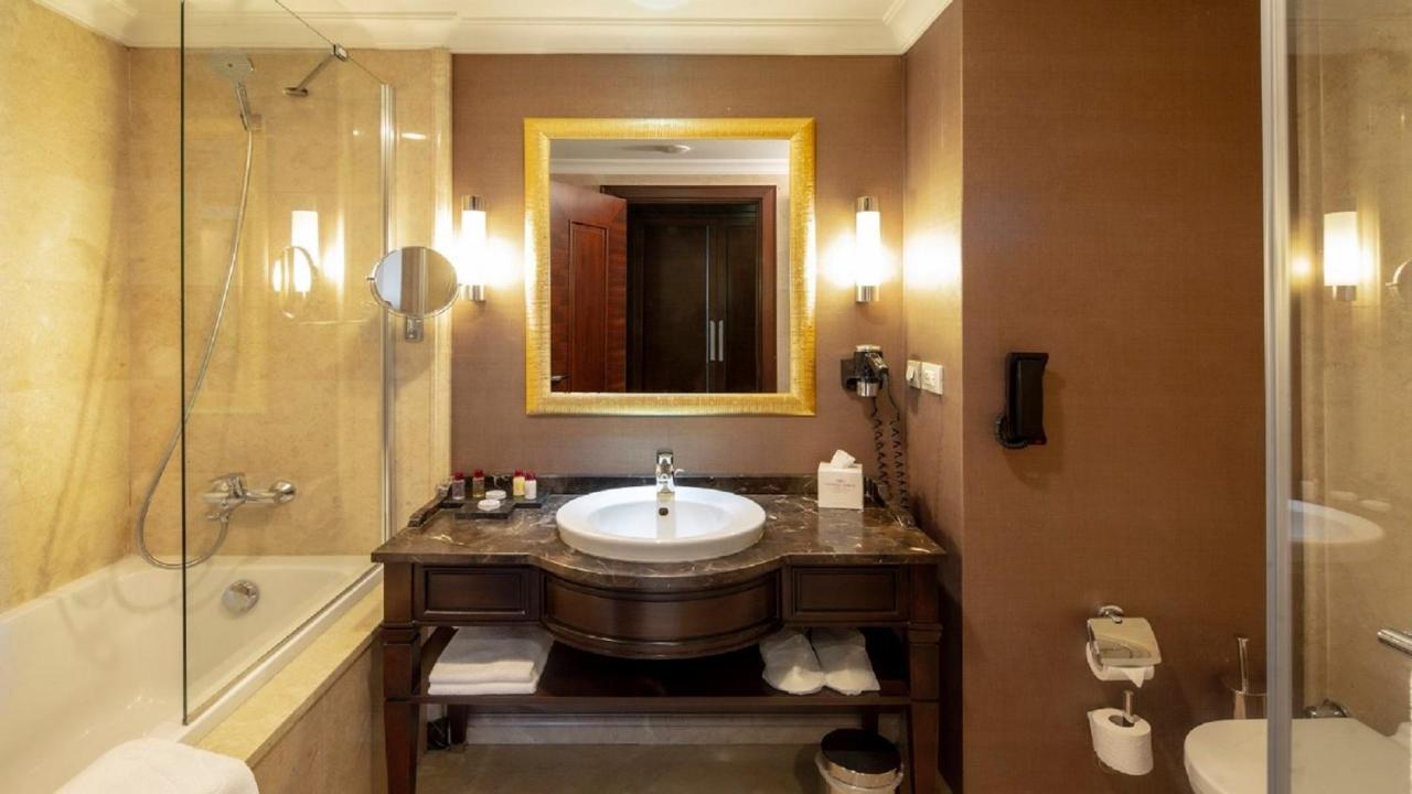 Crowne Plaza By Ihg 5*