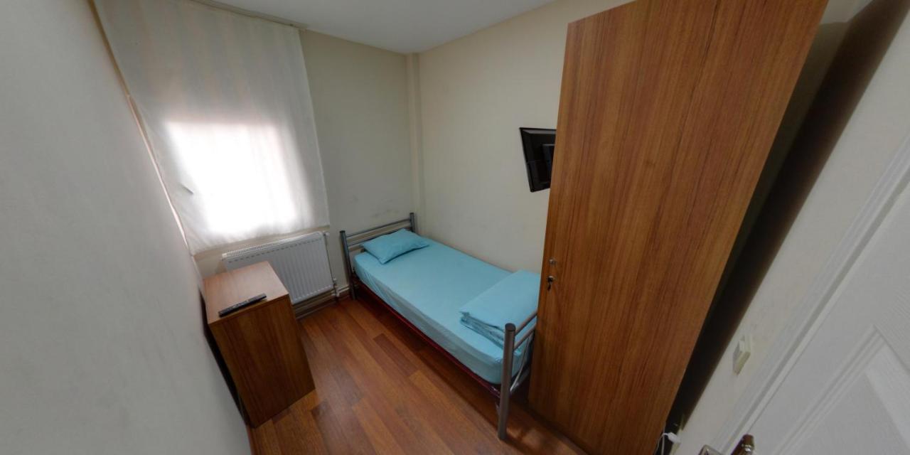 Goekce - Only Men Albergue *
