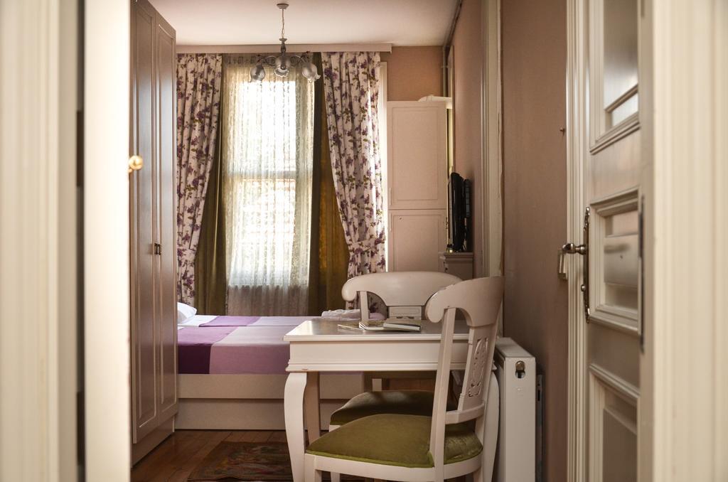 Aparthotel Omer Hayyam Suites 3*