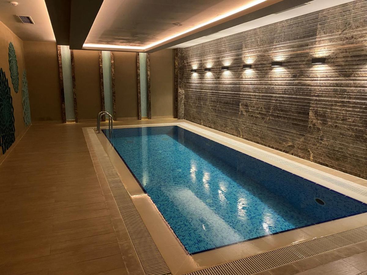 Aparthotel The Y