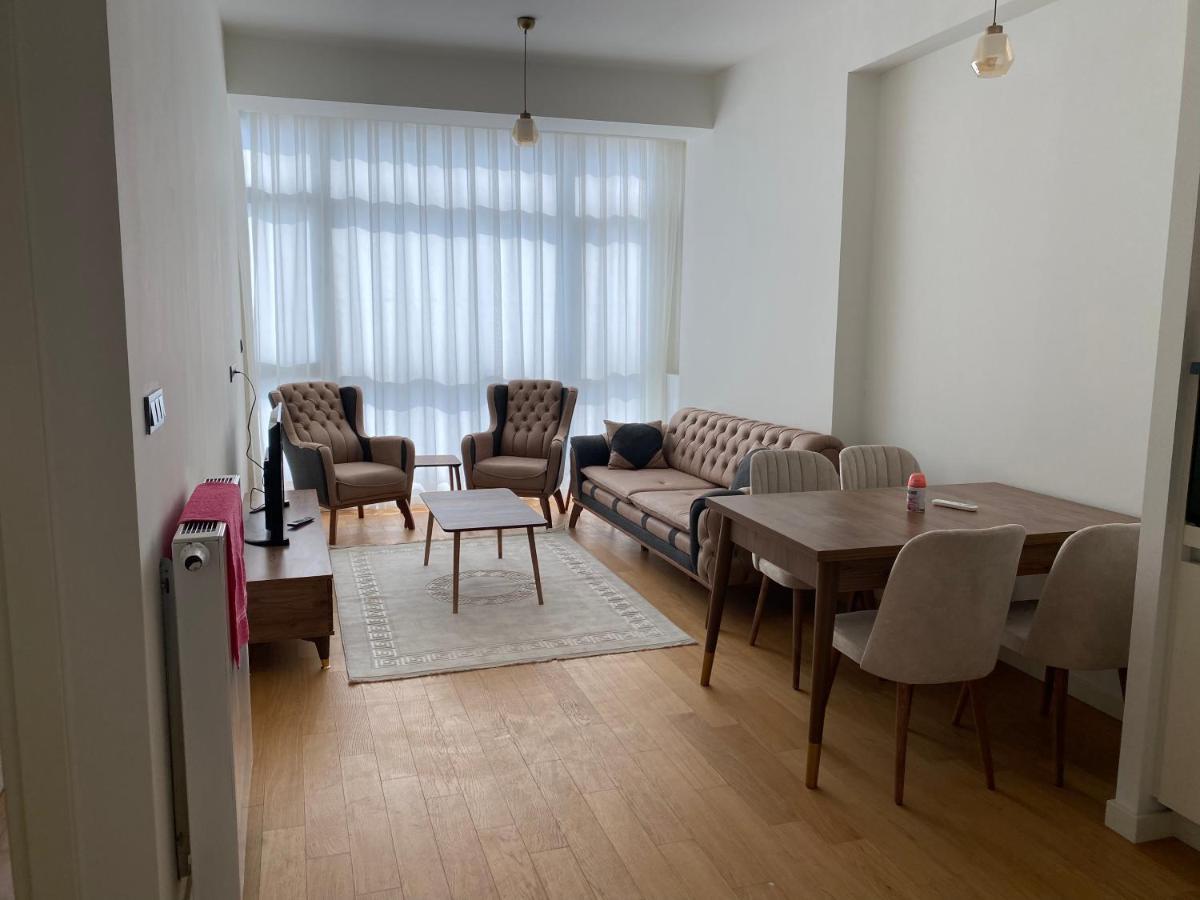G Tower Apartment *