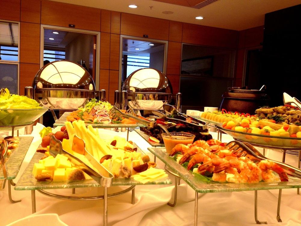 Divan Hotel 4*