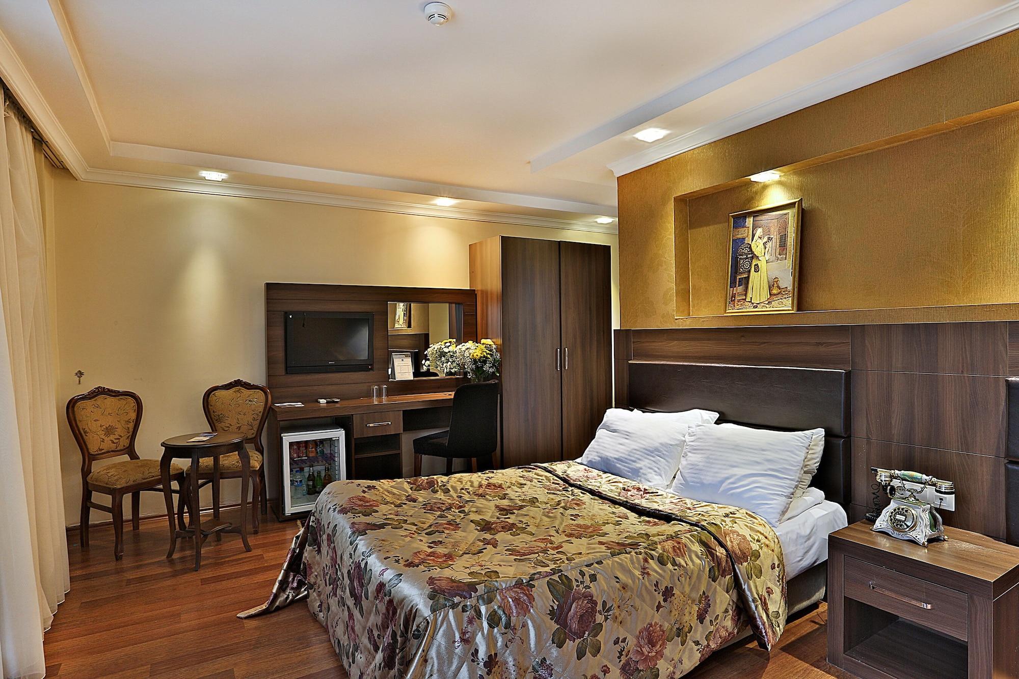 The Hotel 3*
