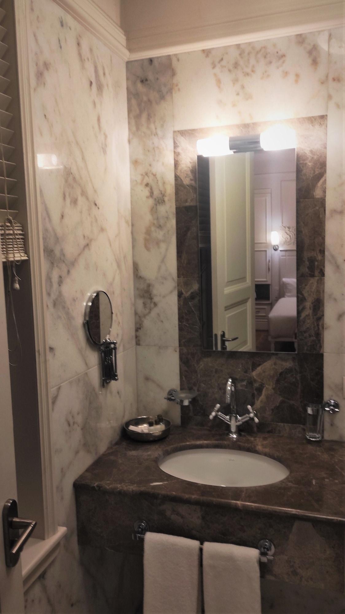 Hotel Corinne Art & Boutique 4*