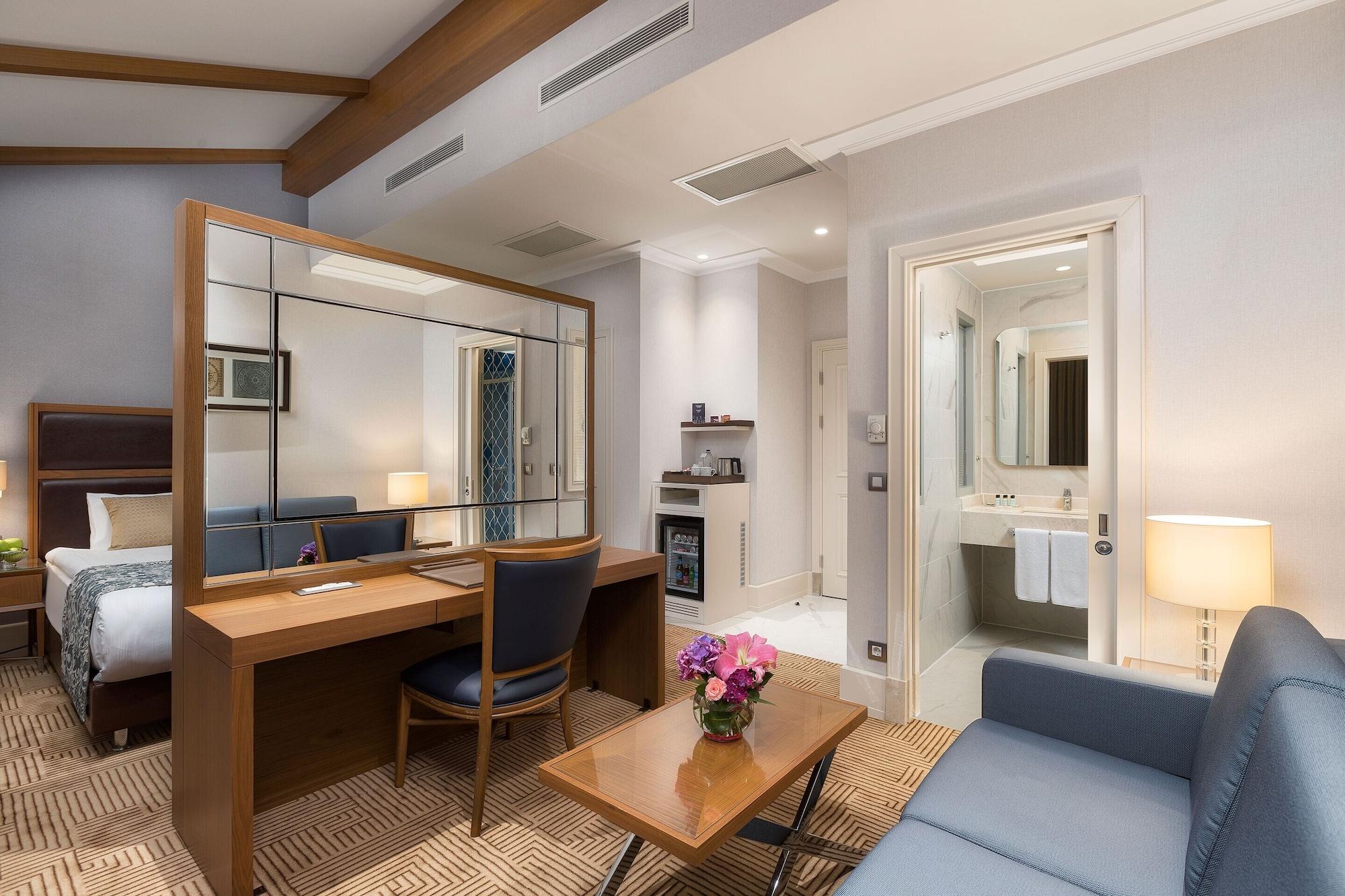 Titanic Taksim Hotel